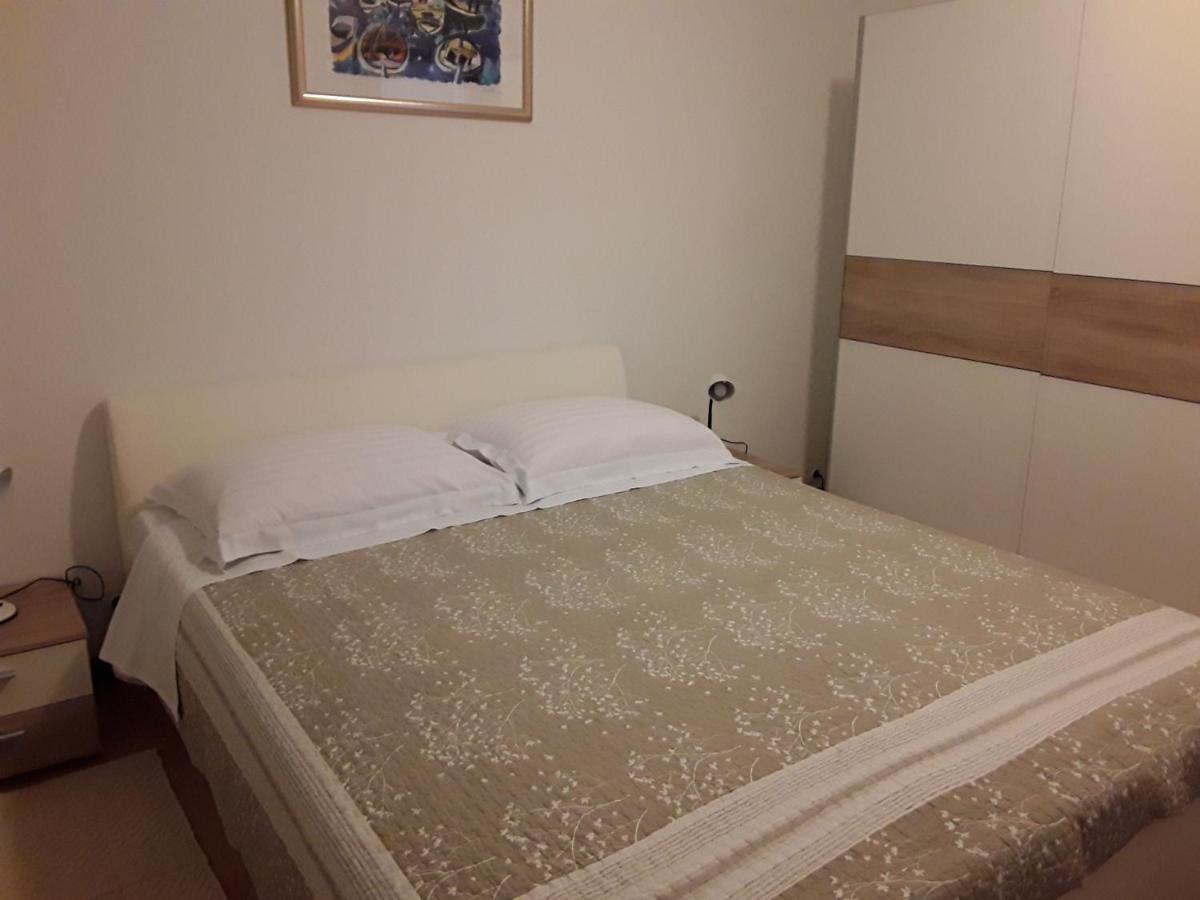 Apartments Liliana プーラ エクステリア 写真