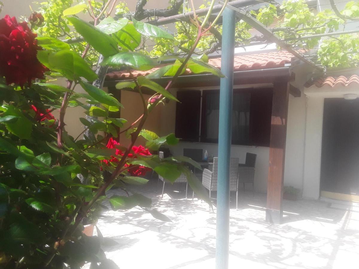 Apartments Liliana プーラ エクステリア 写真