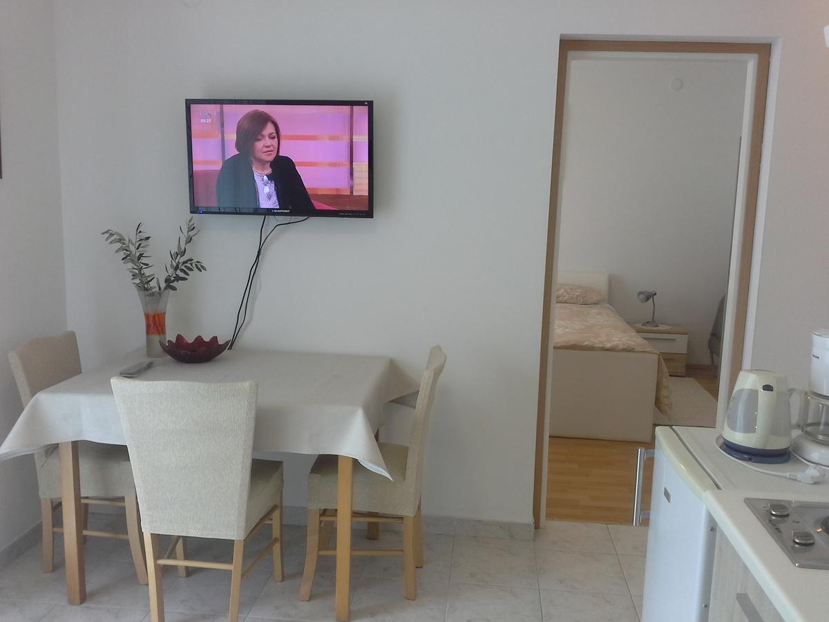 Apartments Liliana プーラ エクステリア 写真