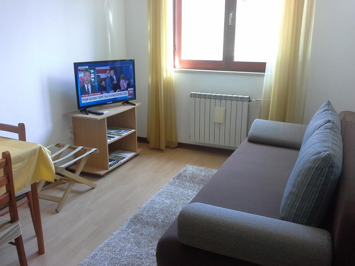Apartments Liliana プーラ エクステリア 写真